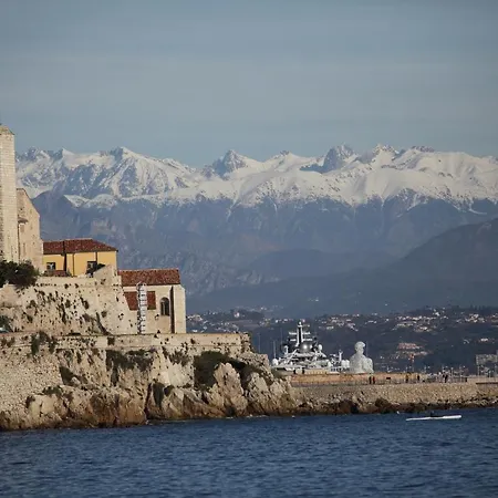 Les Quatre Vents Villa *